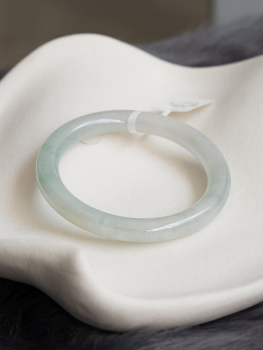 52.6mm Icy White with Faint Green