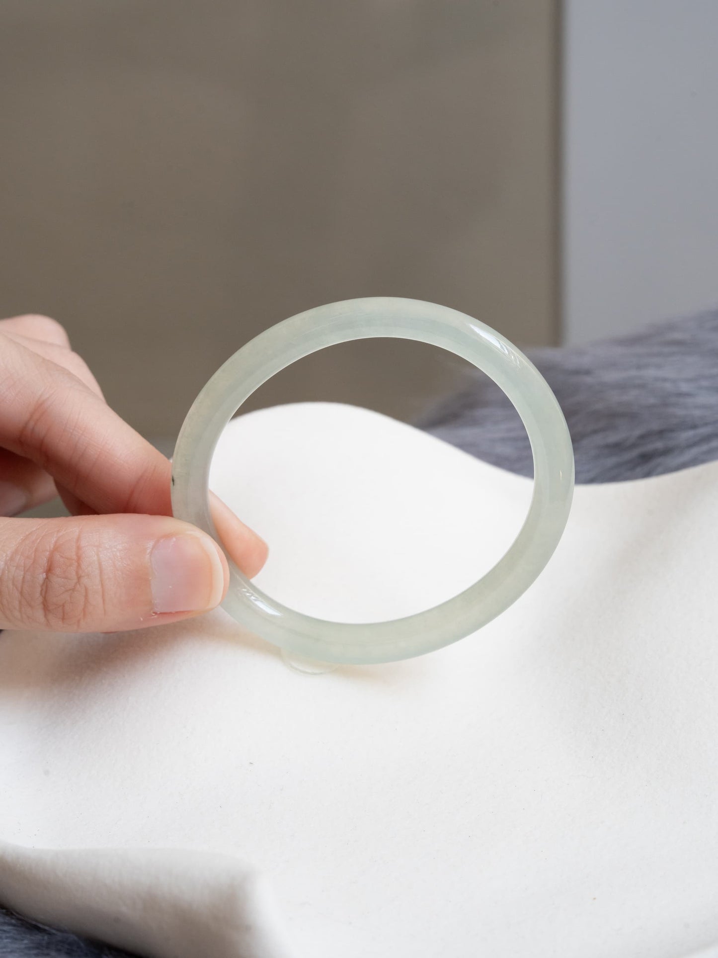 54.7mm Glowy Light Mint (Oval)