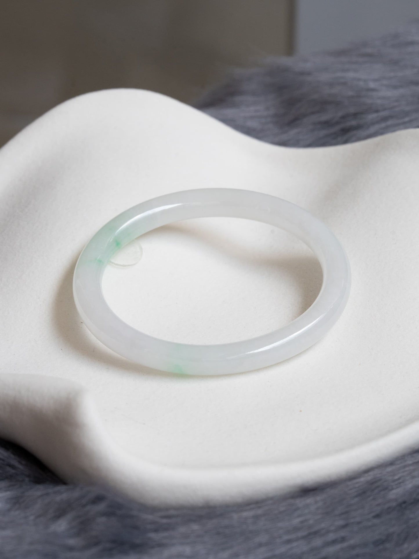 54.7mm Icy Moss on Snow (Oval)