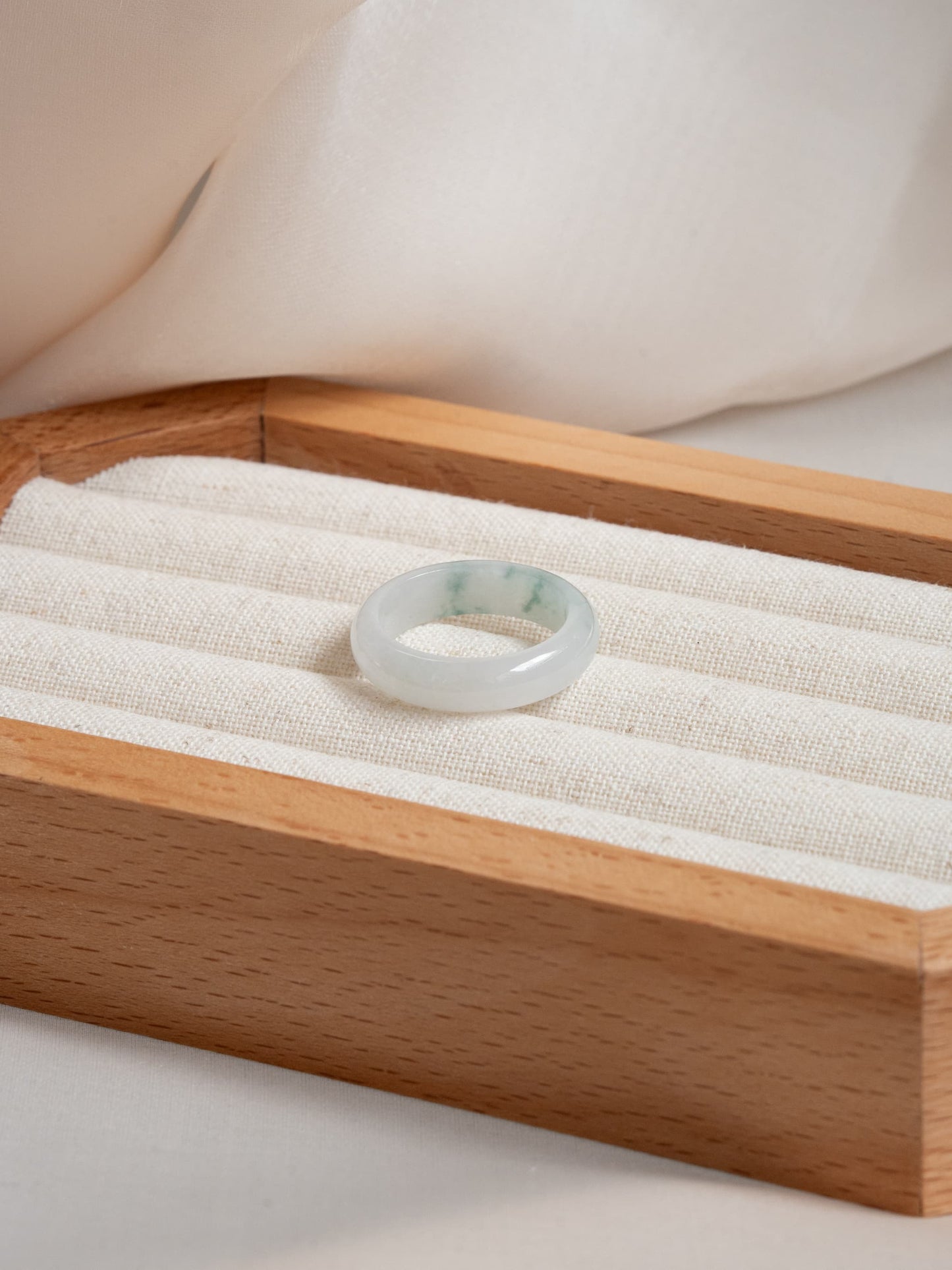 Icy Floating Flowers Ring Band (US9.5)