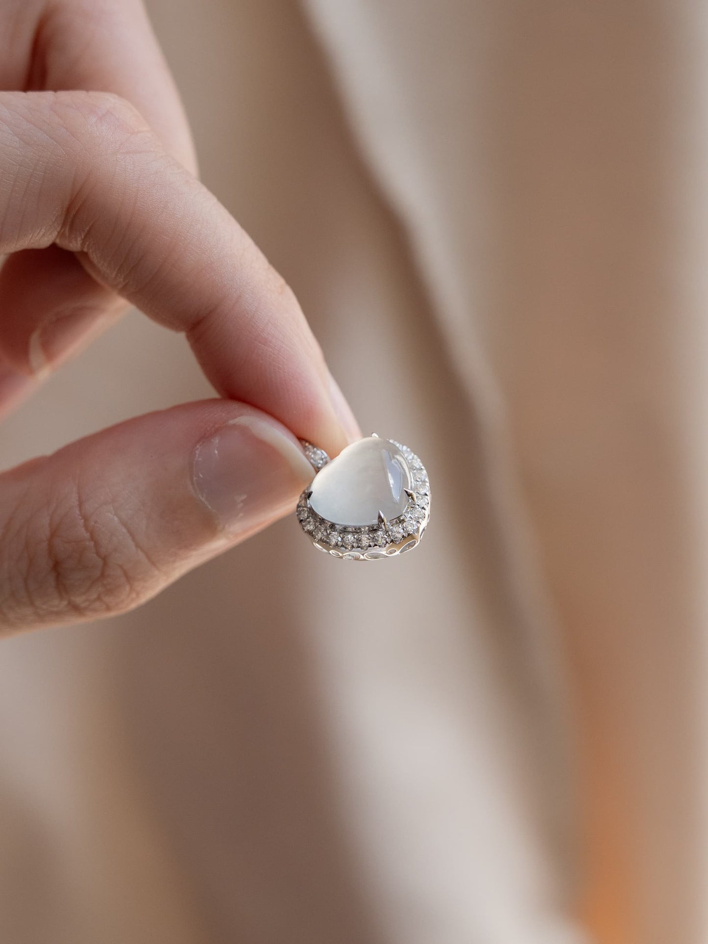 18K Icy Coloress Heart Pendant