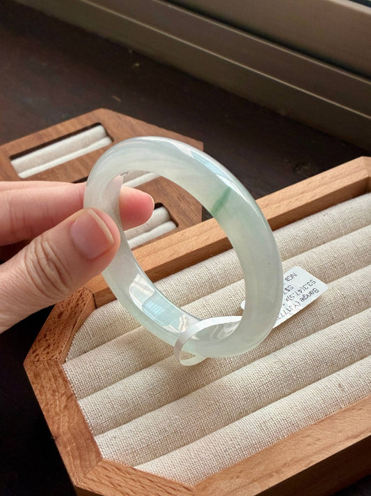 53.3mm Icy White Floral Oval (Premium!)