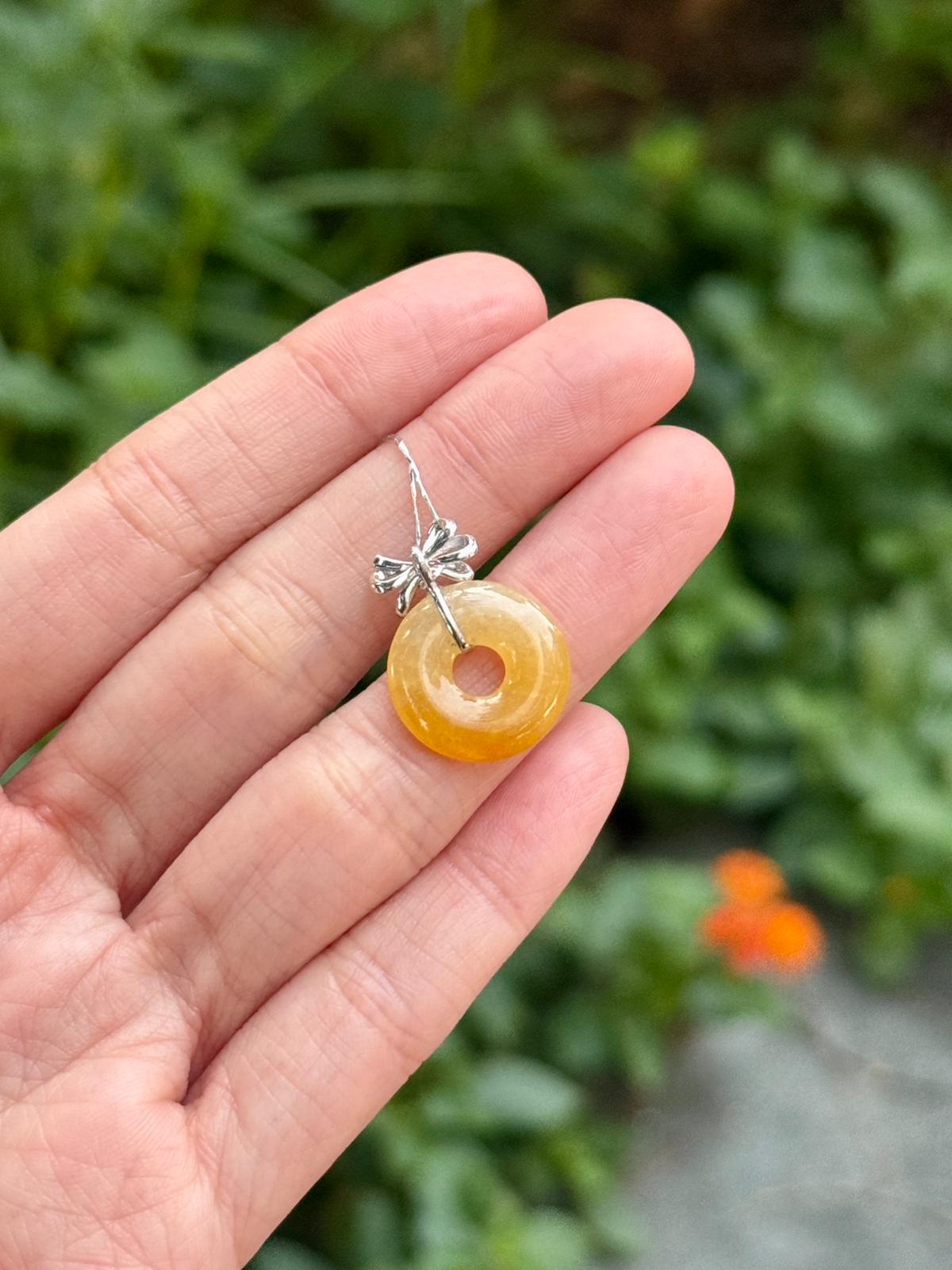 18K Icy Yellow Ribbon Donut Pendant
