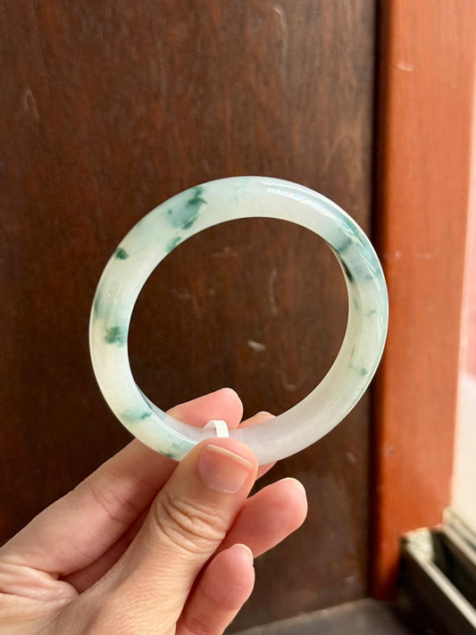 57.3mm Icy Snow White Florals