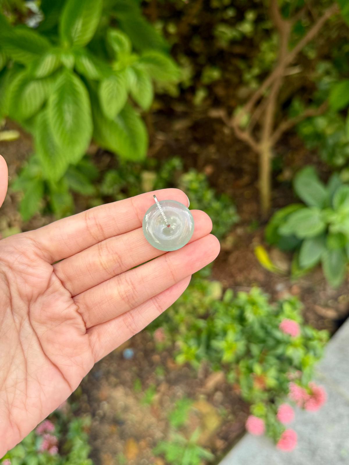 18K Icy Bluish Green Donut Pendant (2cm)