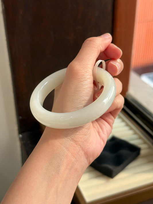 55.0mm Nephrite Mutton Fat White Bangle