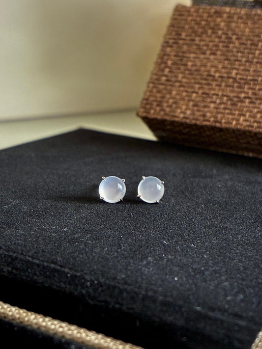 18K Glowy Round Studs in White Gold