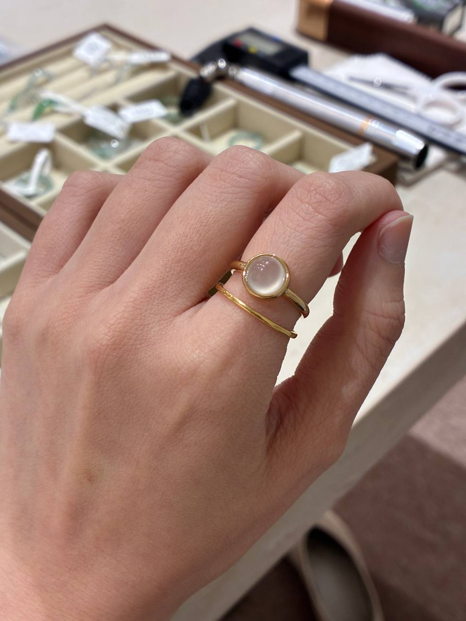 18K Glowy Minimalist Bubble Ring in Yellow Gold