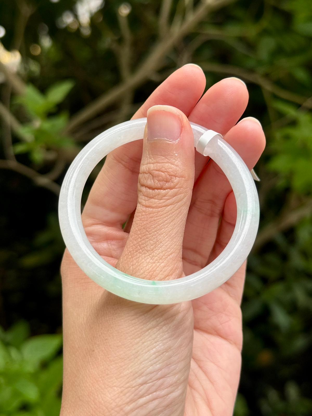 54.7mm Icy Moss on Snow (Oval)