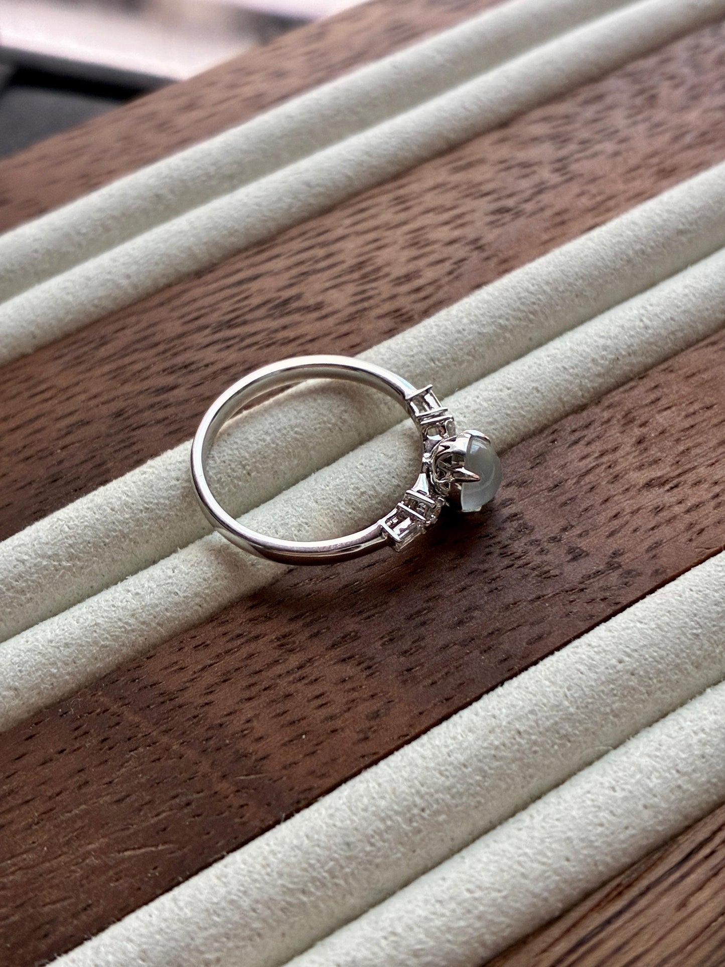 18K Minimalist Starlight Ring in White Gold