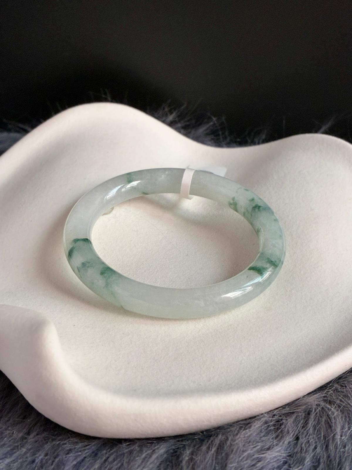 52.3mm Icy White with Florals