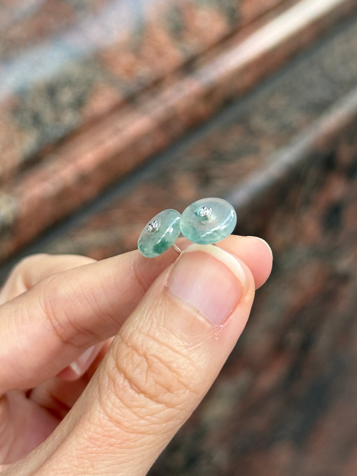 18K Piaohua Donut Earrings (Icy Variety)