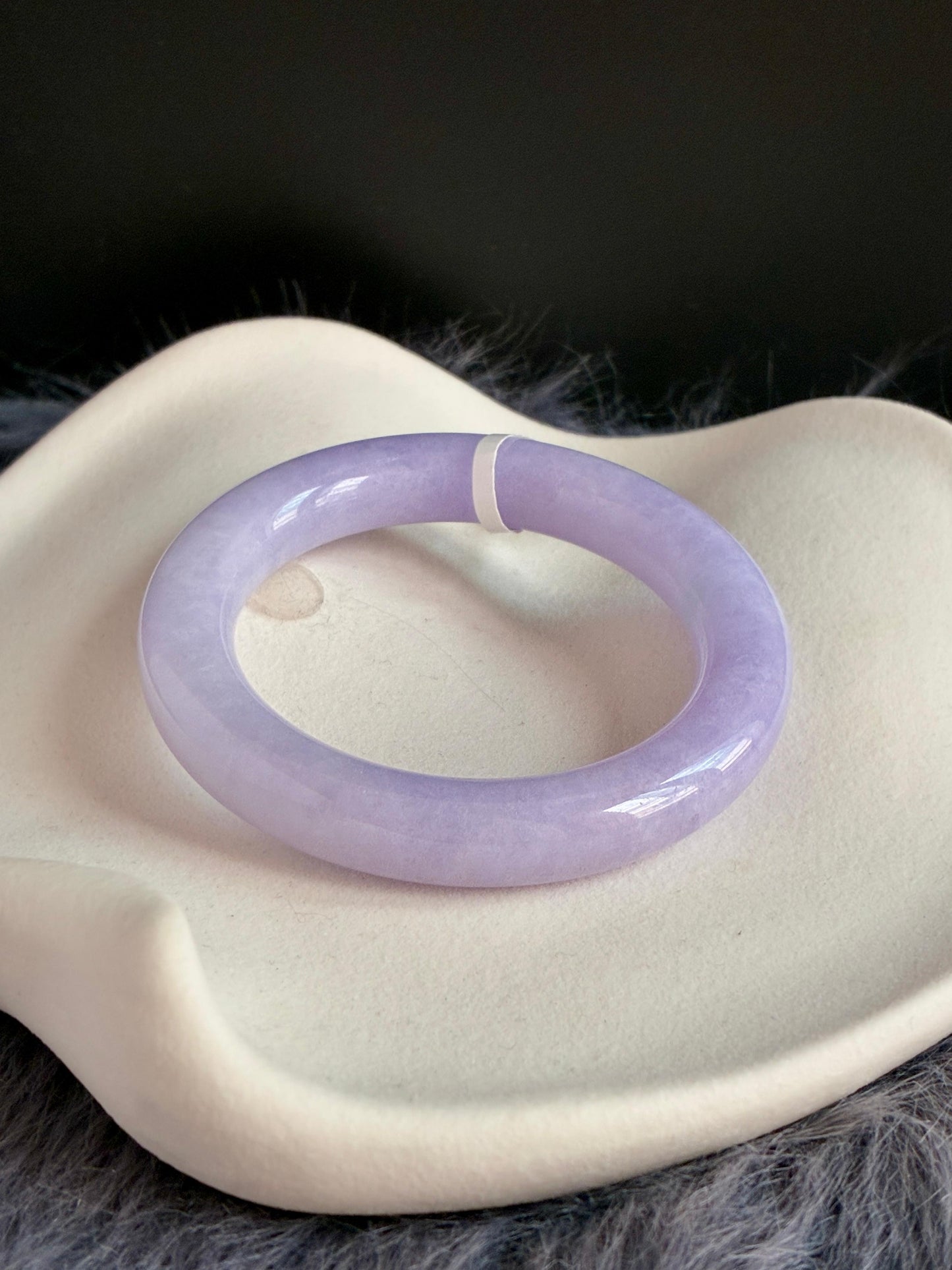 54.3mm Vivid Red-hued Lavender (Collector's Grade)