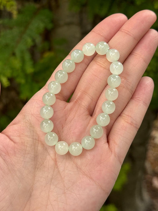8.0mm Nephrite Bracelet in Light Green (Rare Cateye Effect)