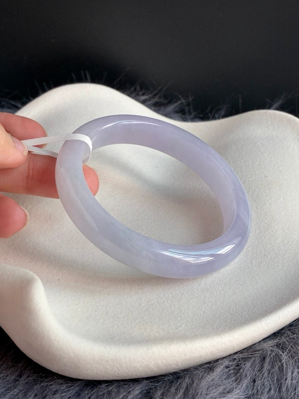 55.7mm Icy Red-hued Lavender (Premium)