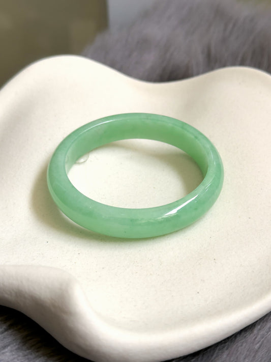 53.5mm Vibrant Sunny Apple Green (Oval)