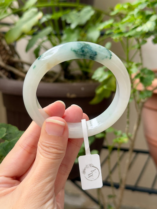 54.7mm White with Scenic Floating Flowers