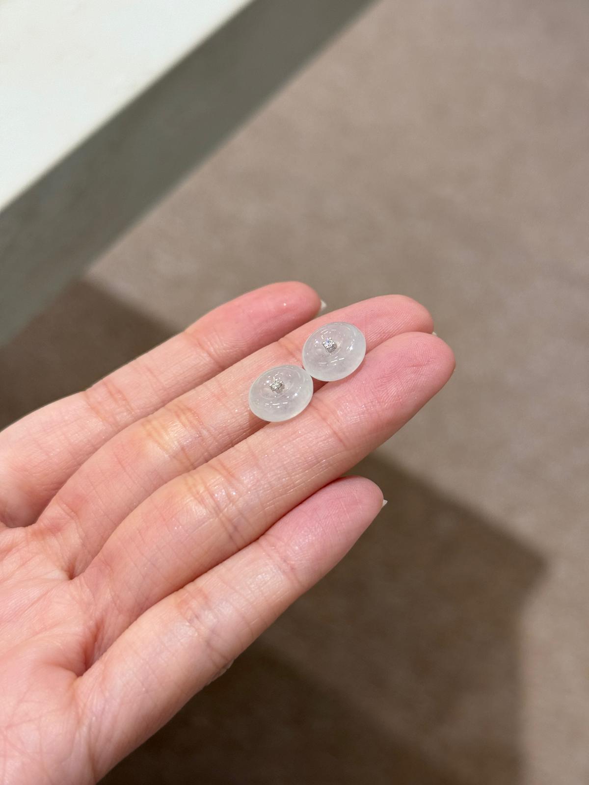 18K Icy Snow White Donut Earrings