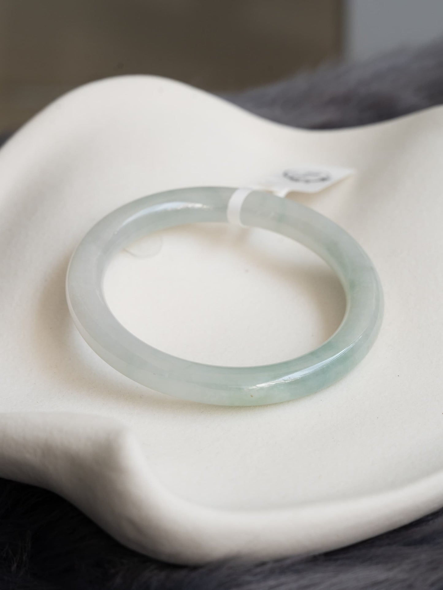 52.6mm Icy White with Faint Green