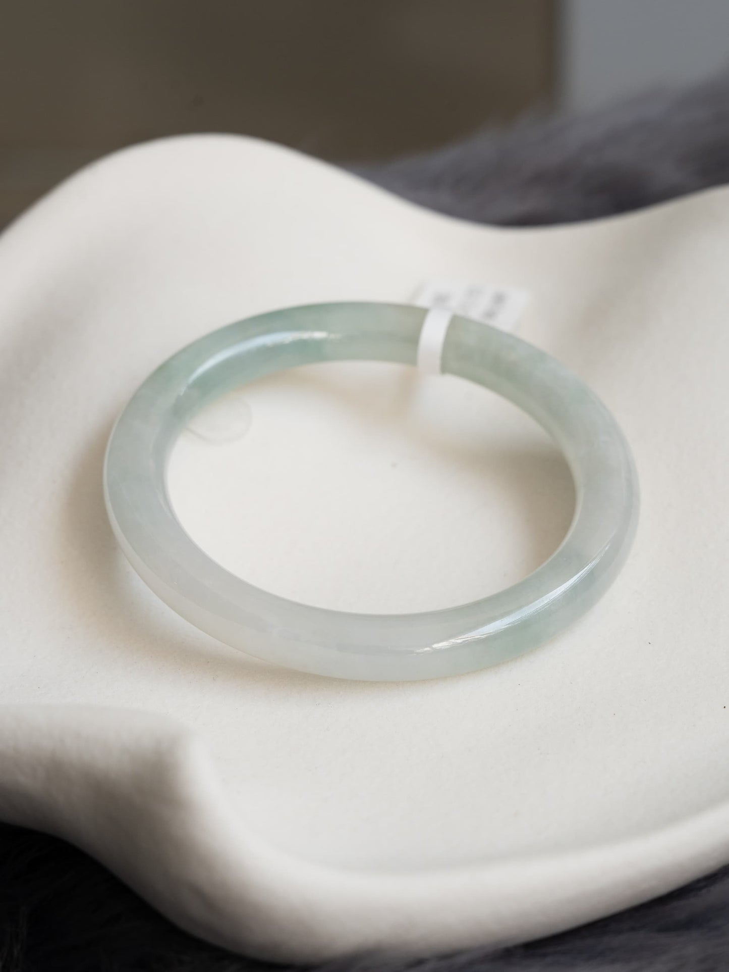 52.6mm Icy White with Faint Green