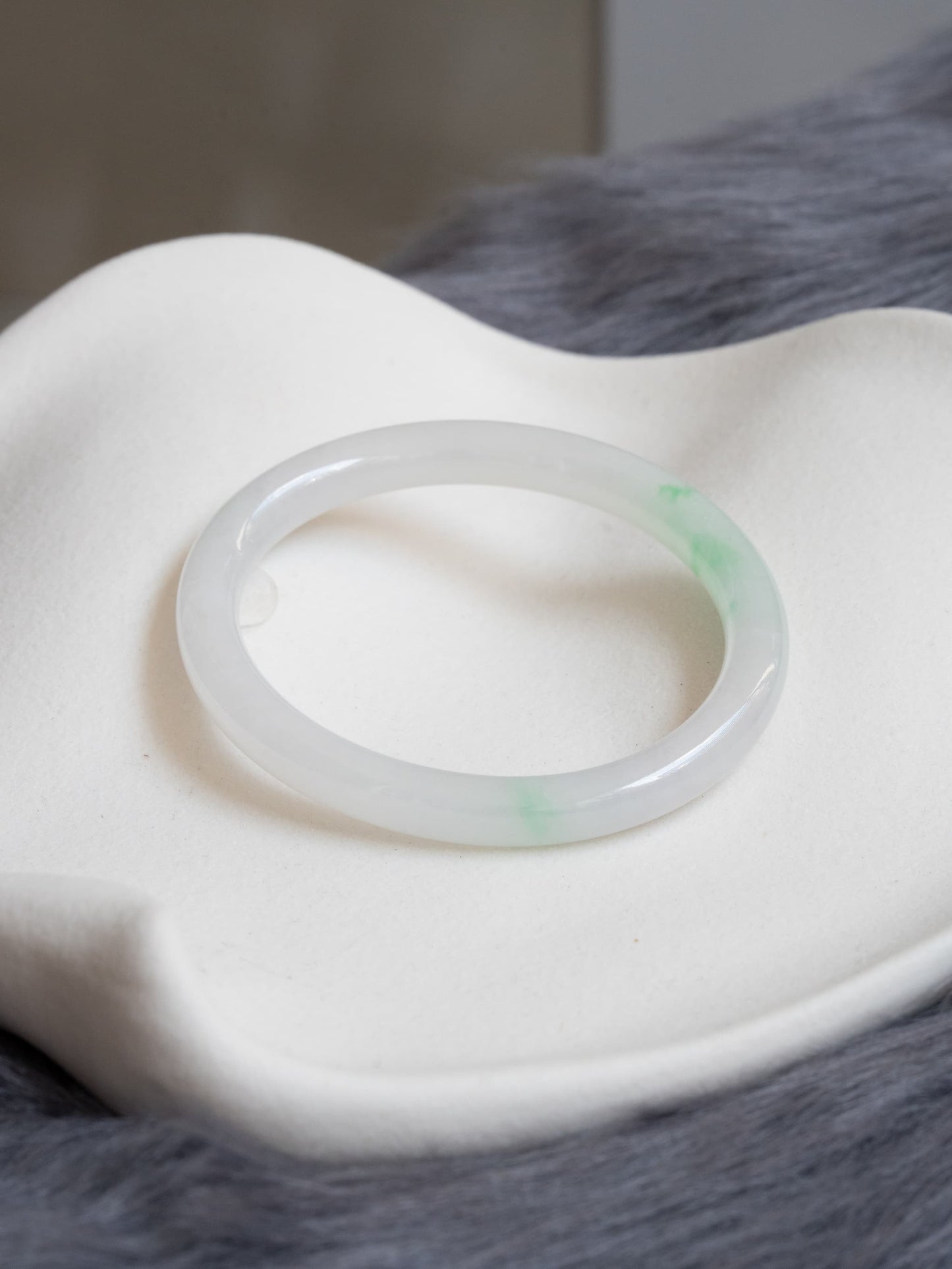 54.7mm Icy Moss on Snow (Oval)