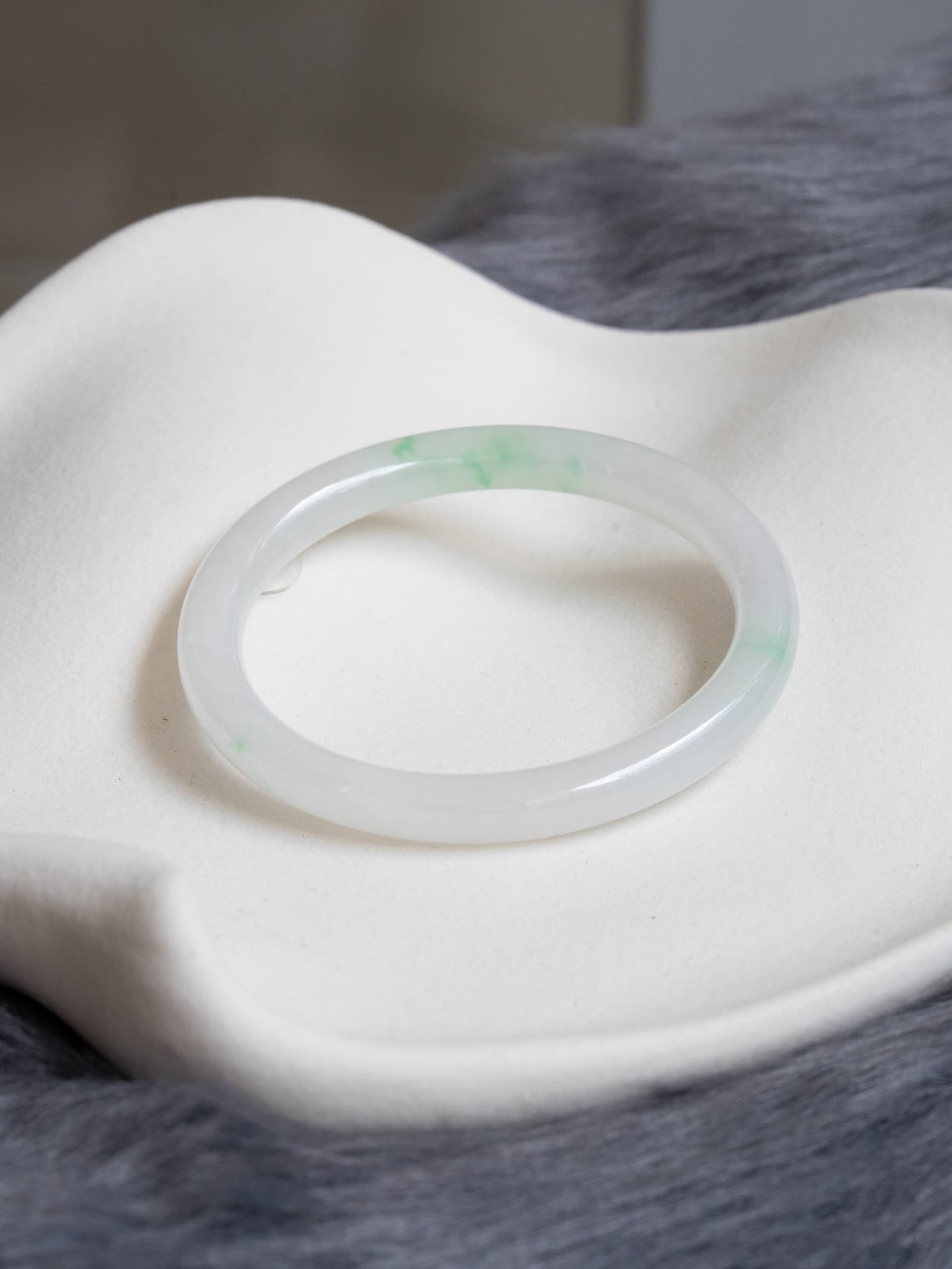 54.7mm Icy Moss on Snow (Oval)