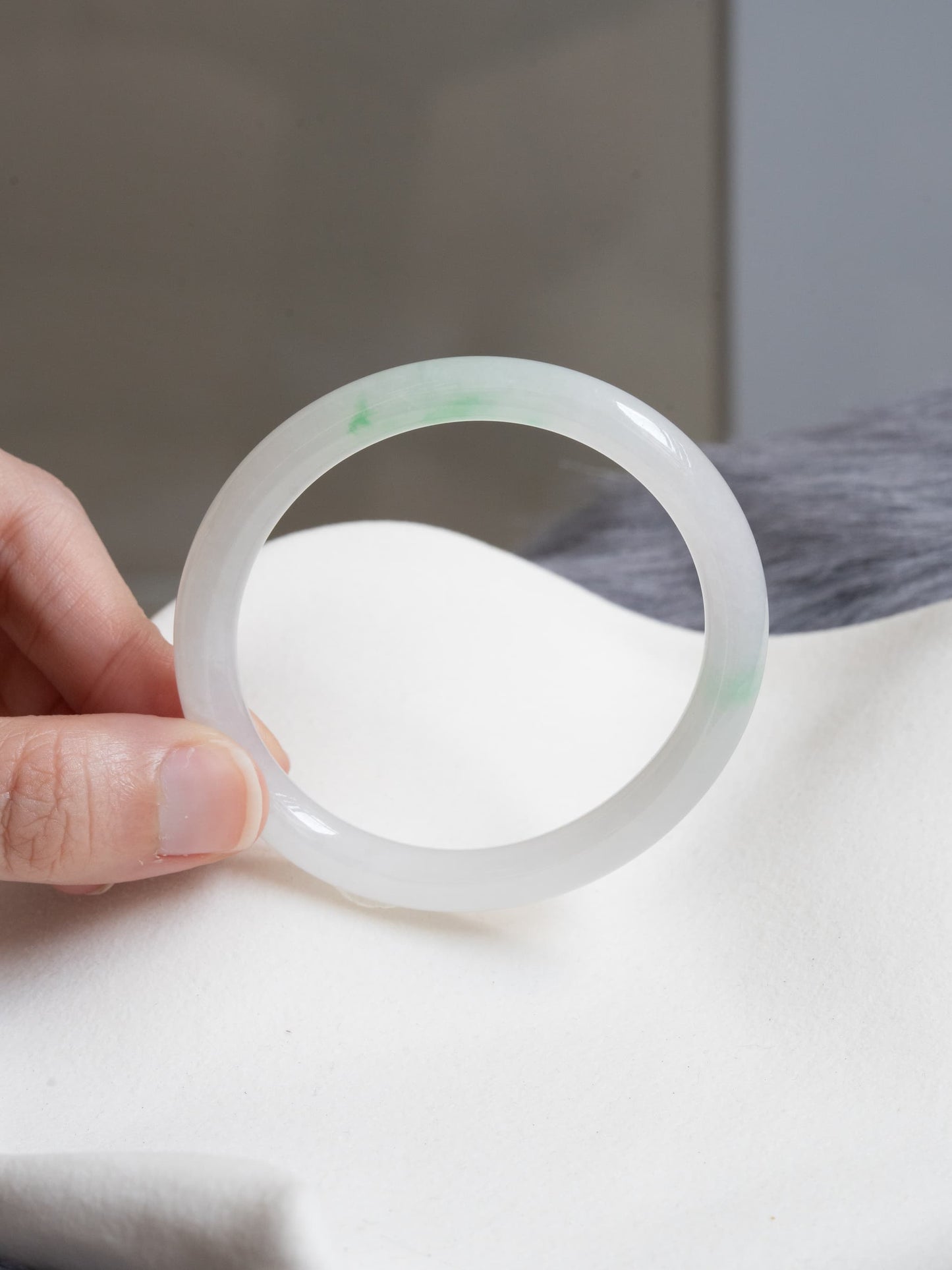 54.7mm Icy Moss on Snow (Oval)