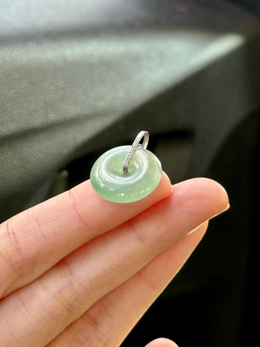 18K Icy Sweet Apple Green Donut Pendant