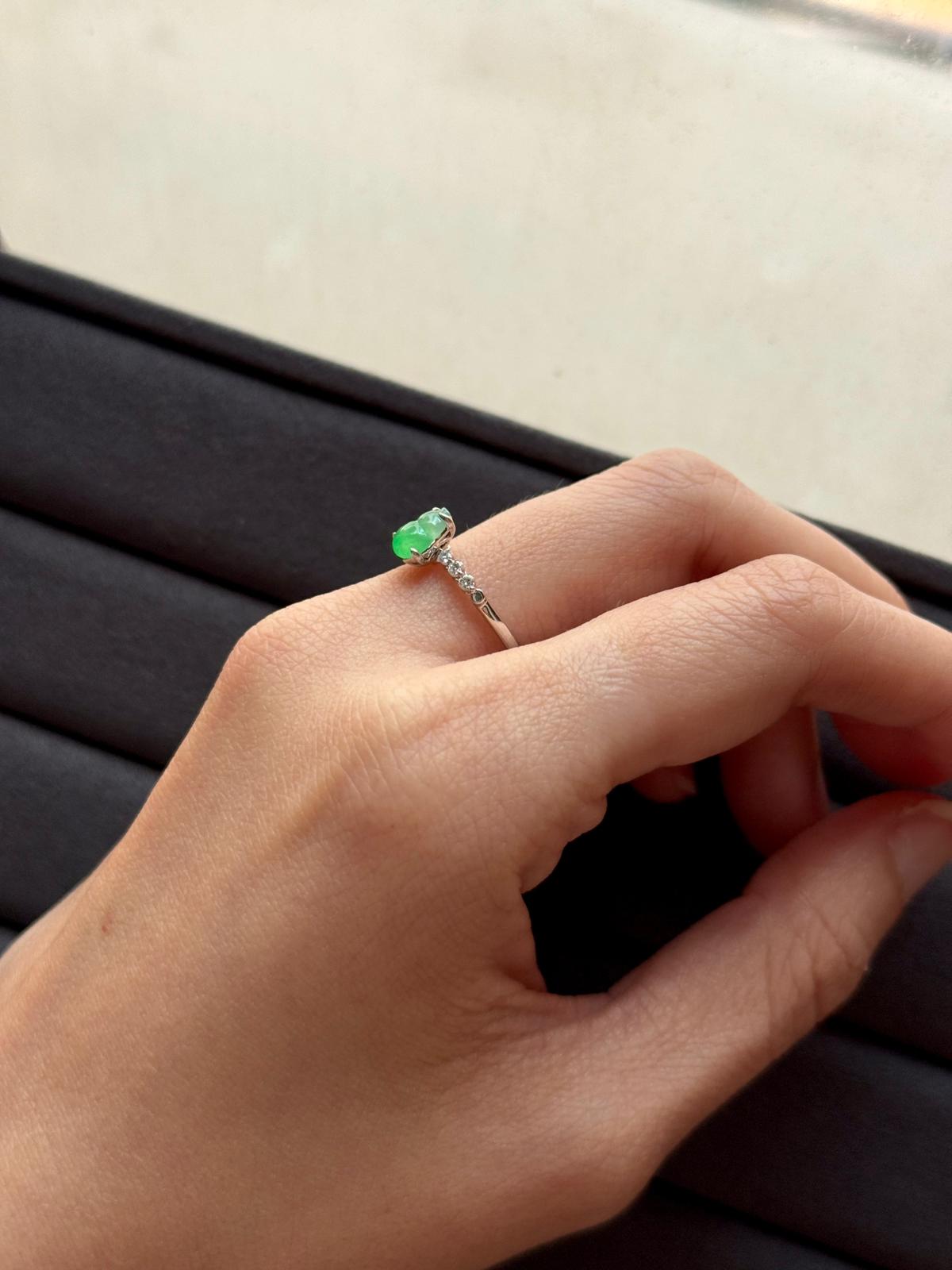 18K Icy Glowy Green Hulu Ring (Collector's Series)
