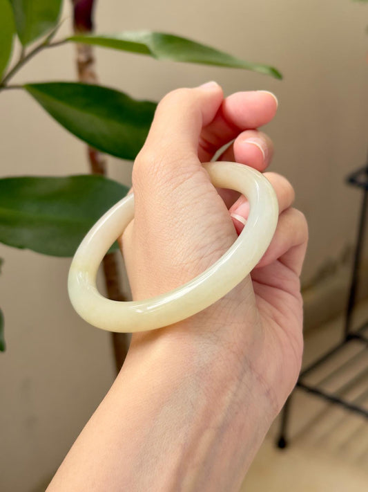 53.6mm Light Honey Yellow with Green (Rare!)