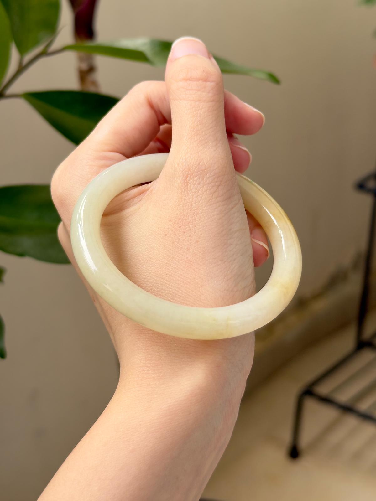 53.6mm Light Honey Yellow with Green (Rare!)