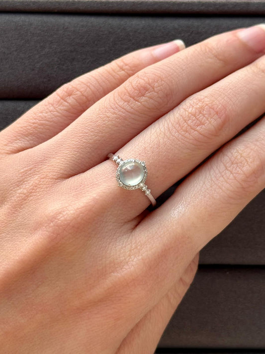 18K Sunburst Halo Ring (Glassy Variety)