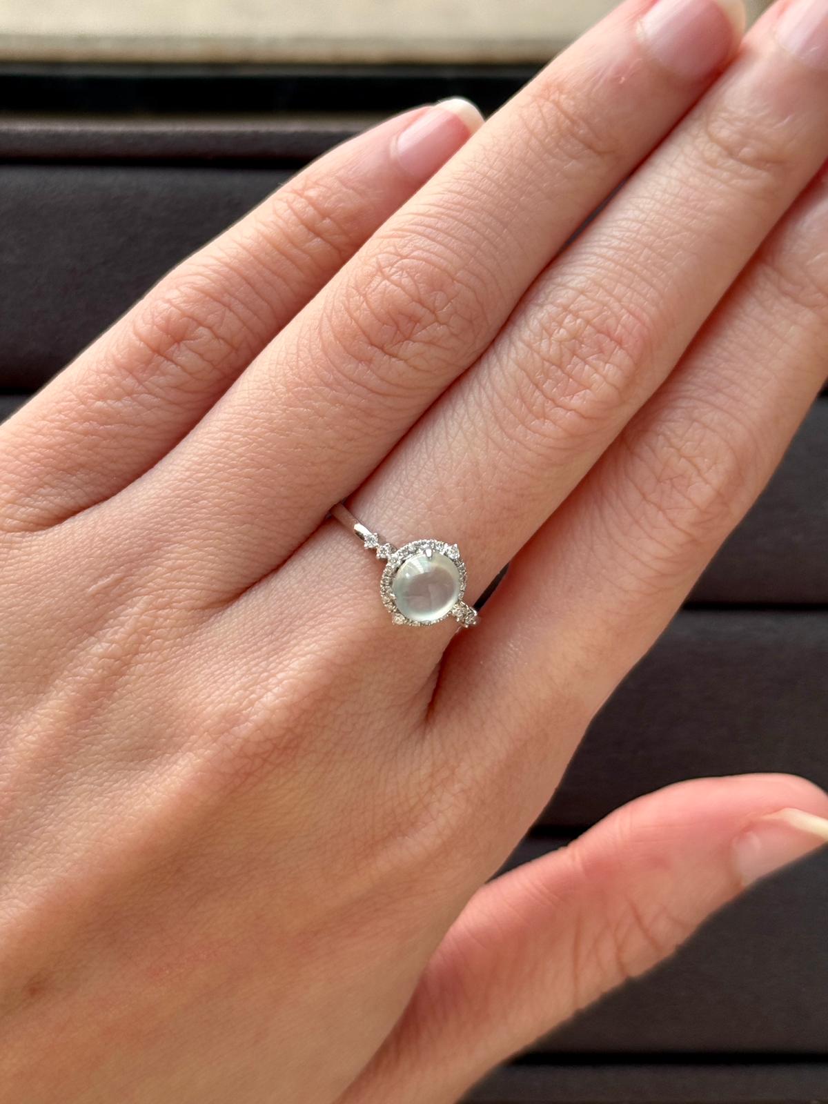 18K Sunburst Halo Ring (Glassy Variety)