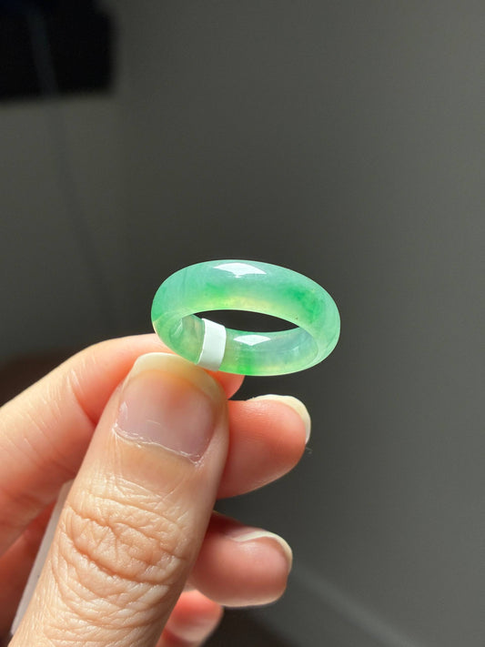 16.1mm Glowy Sunny Green Abacus Ring (Premium)