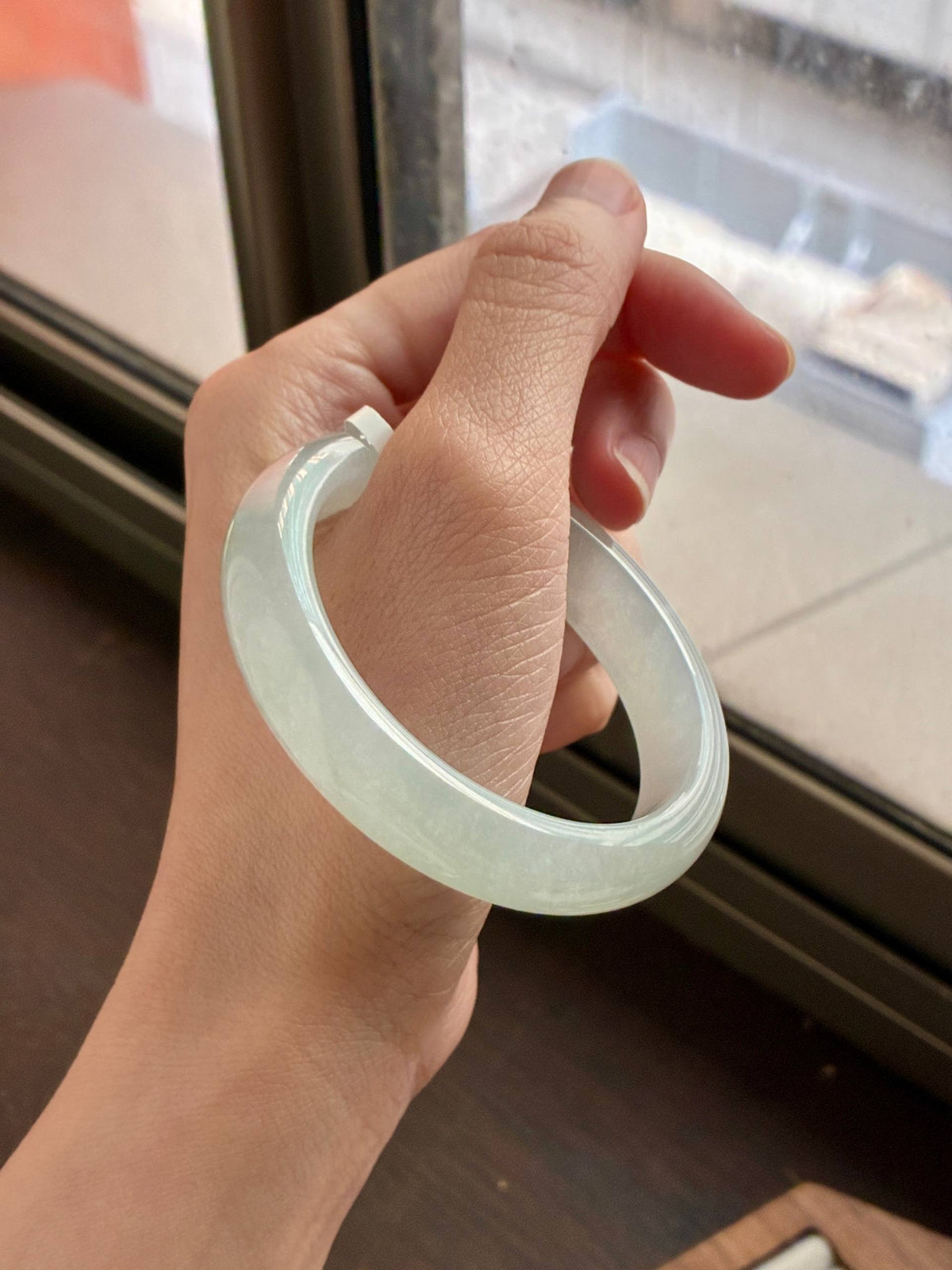53.3mm Icy White Floral Oval (Premium!)