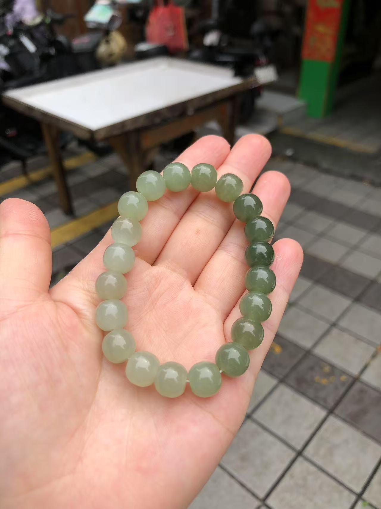 10mm Nephrite Jade Gradient Barrel Bracelet
