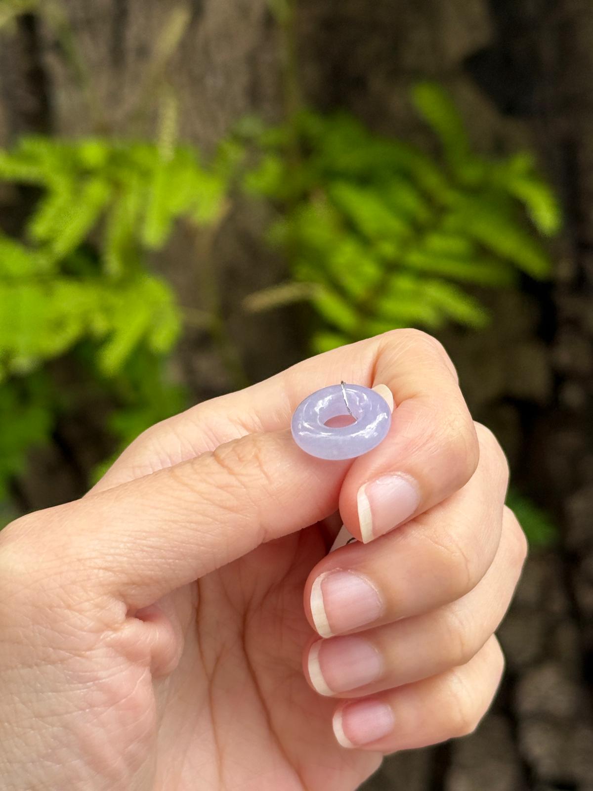 Icy Red-hued Lavender Bagel Jadeite