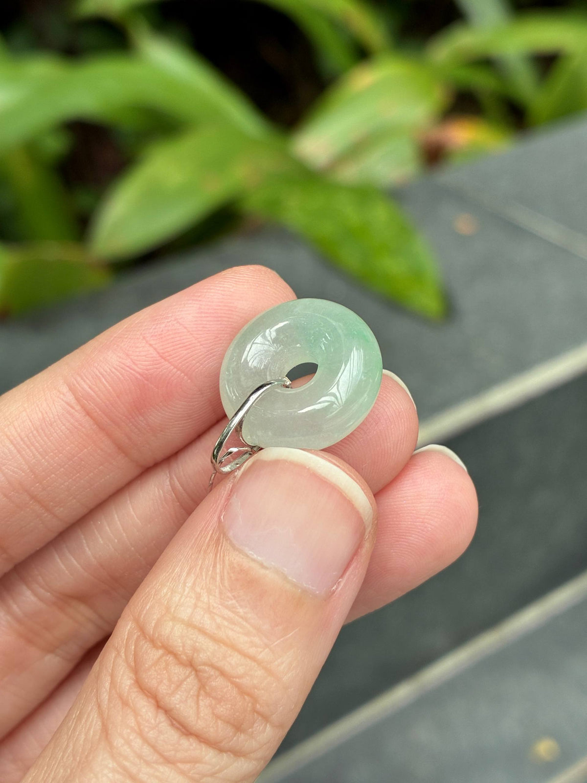 18K Icy Faint Green Small Bagel Pendant