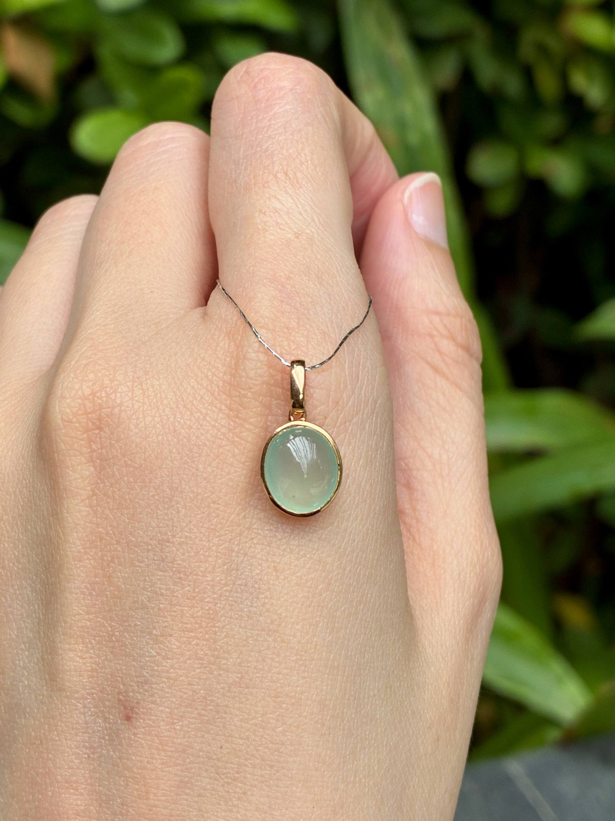 18K Icy Faint Green Minimalist Oval Pendant