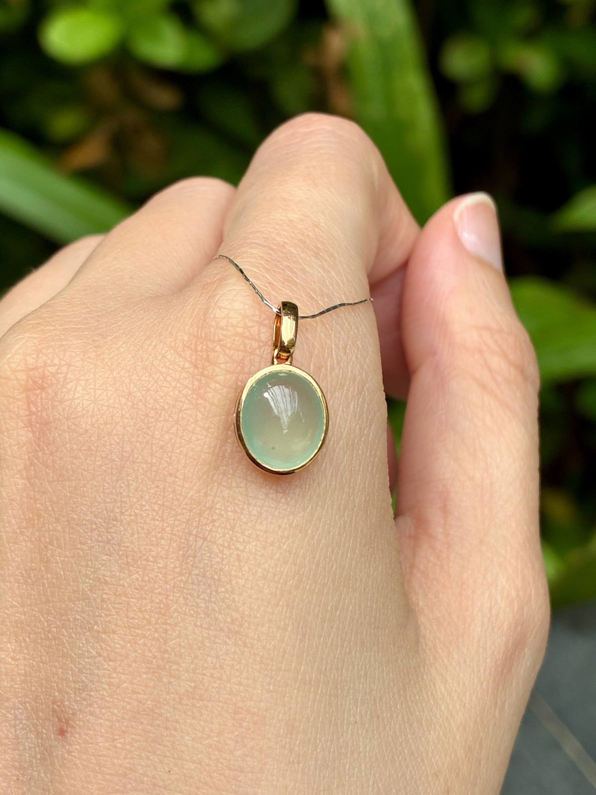 18K Icy Faint Green Minimalist Oval Pendant