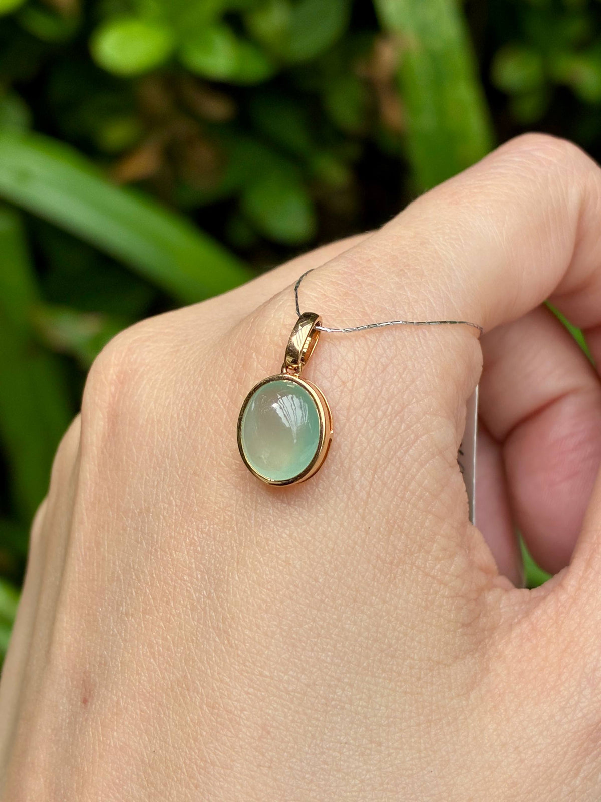 18K Icy Faint Green Minimalist Oval Pendant