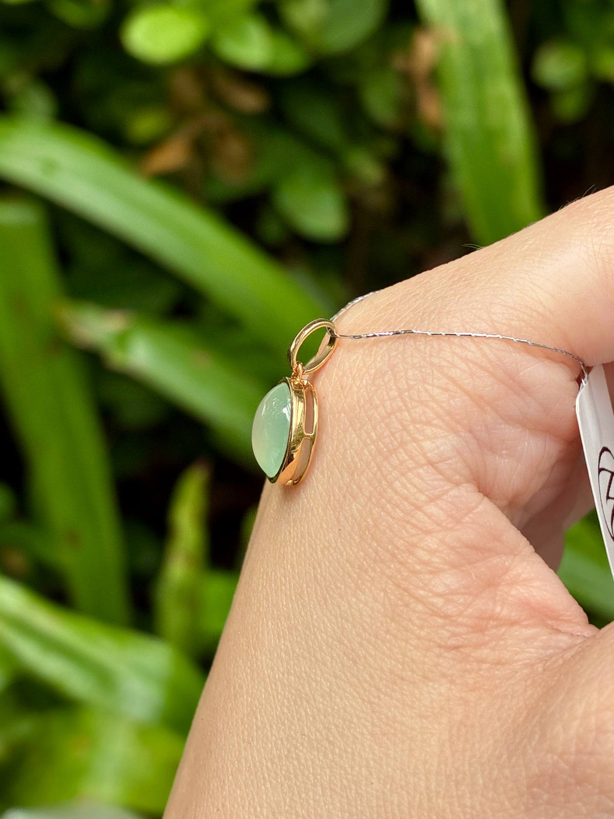 18K Icy Faint Green Minimalist Oval Pendant