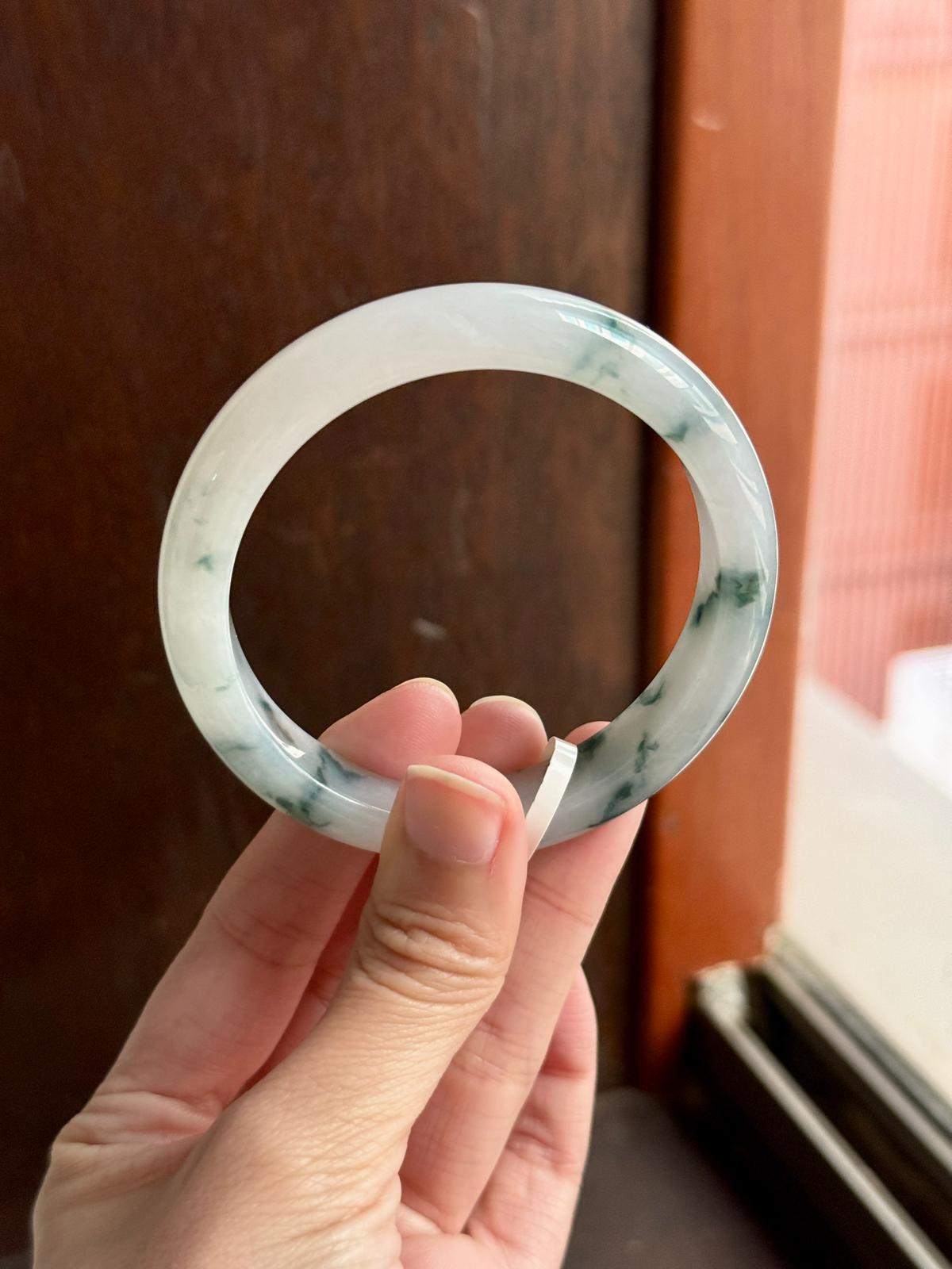 57.3mm Icy Snow White Florals