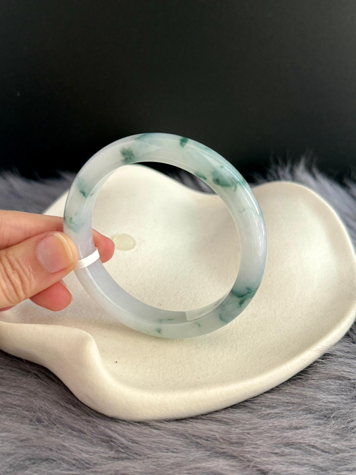 57.3mm Icy Snow White Florals