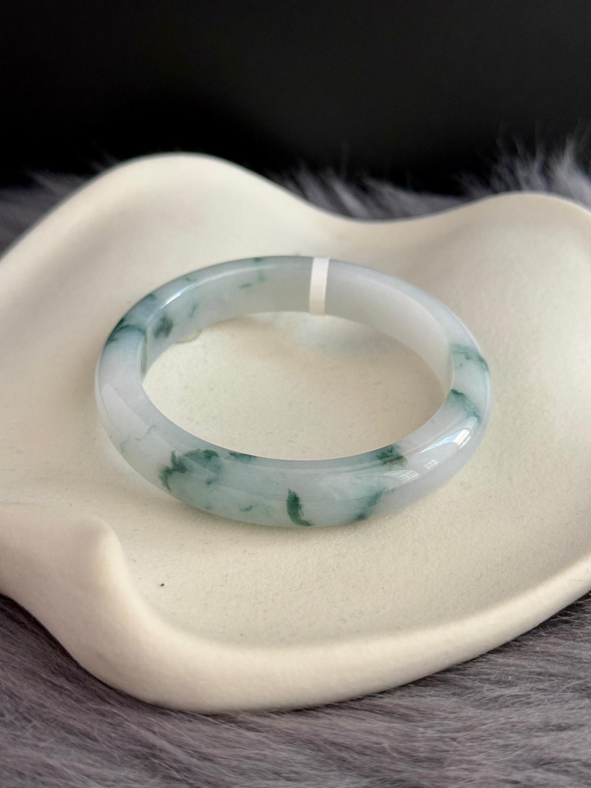 57.3mm Icy Snow White Florals
