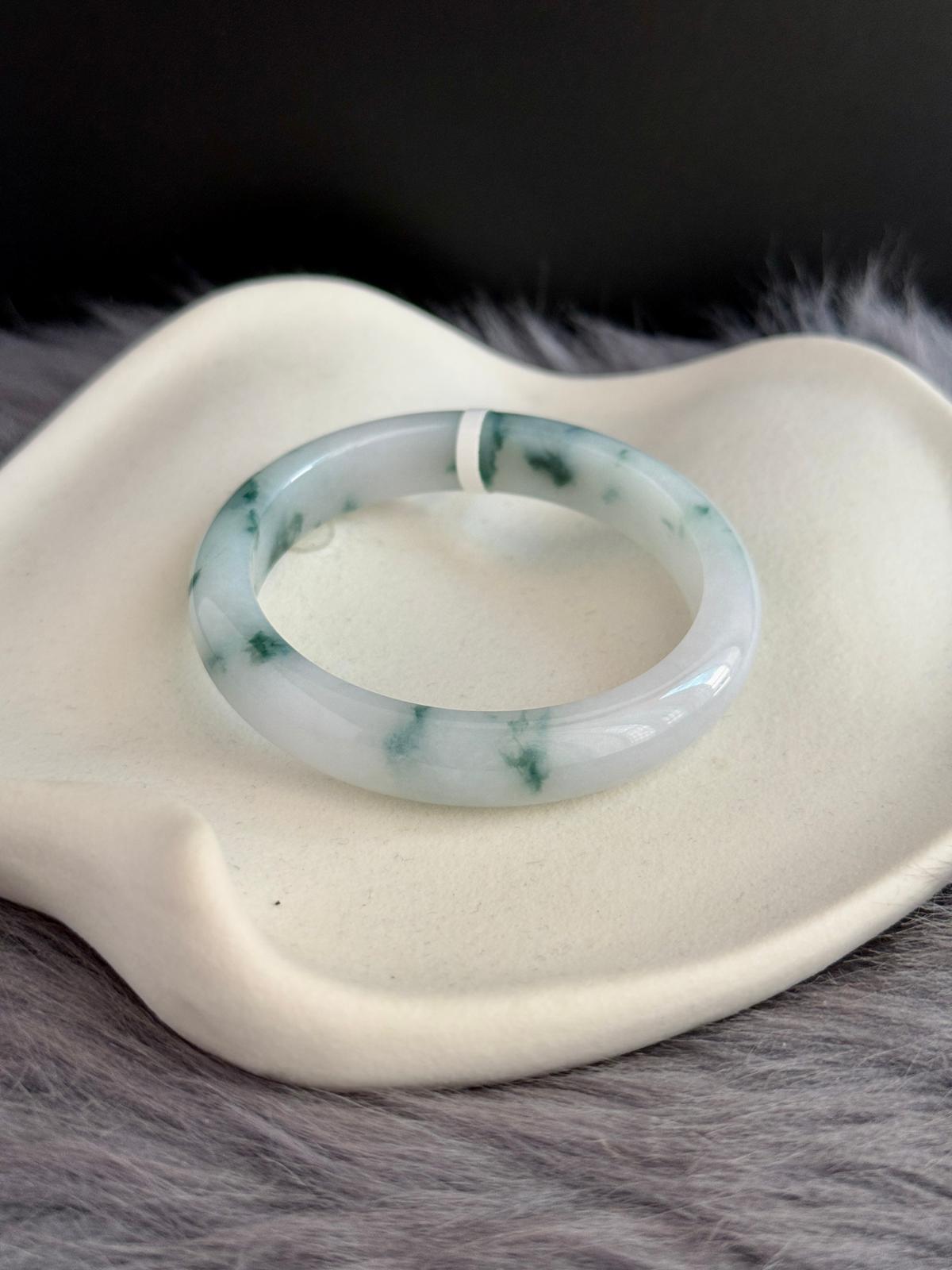 57.3mm Icy Snow White Florals