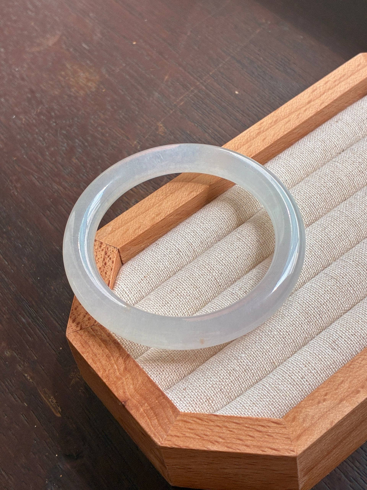 52.3mm Icy Glowy Faint Mint Near Colorless