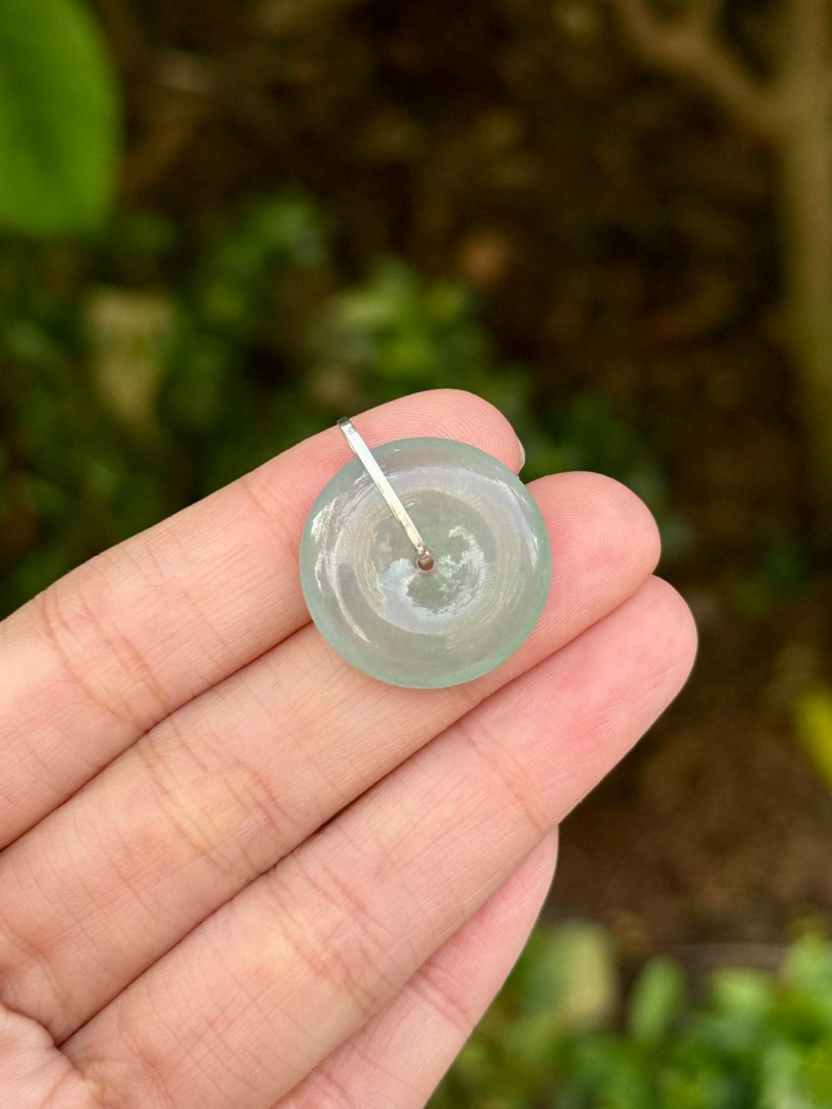 18K Icy Bluish Green Donut Pendant (2cm)