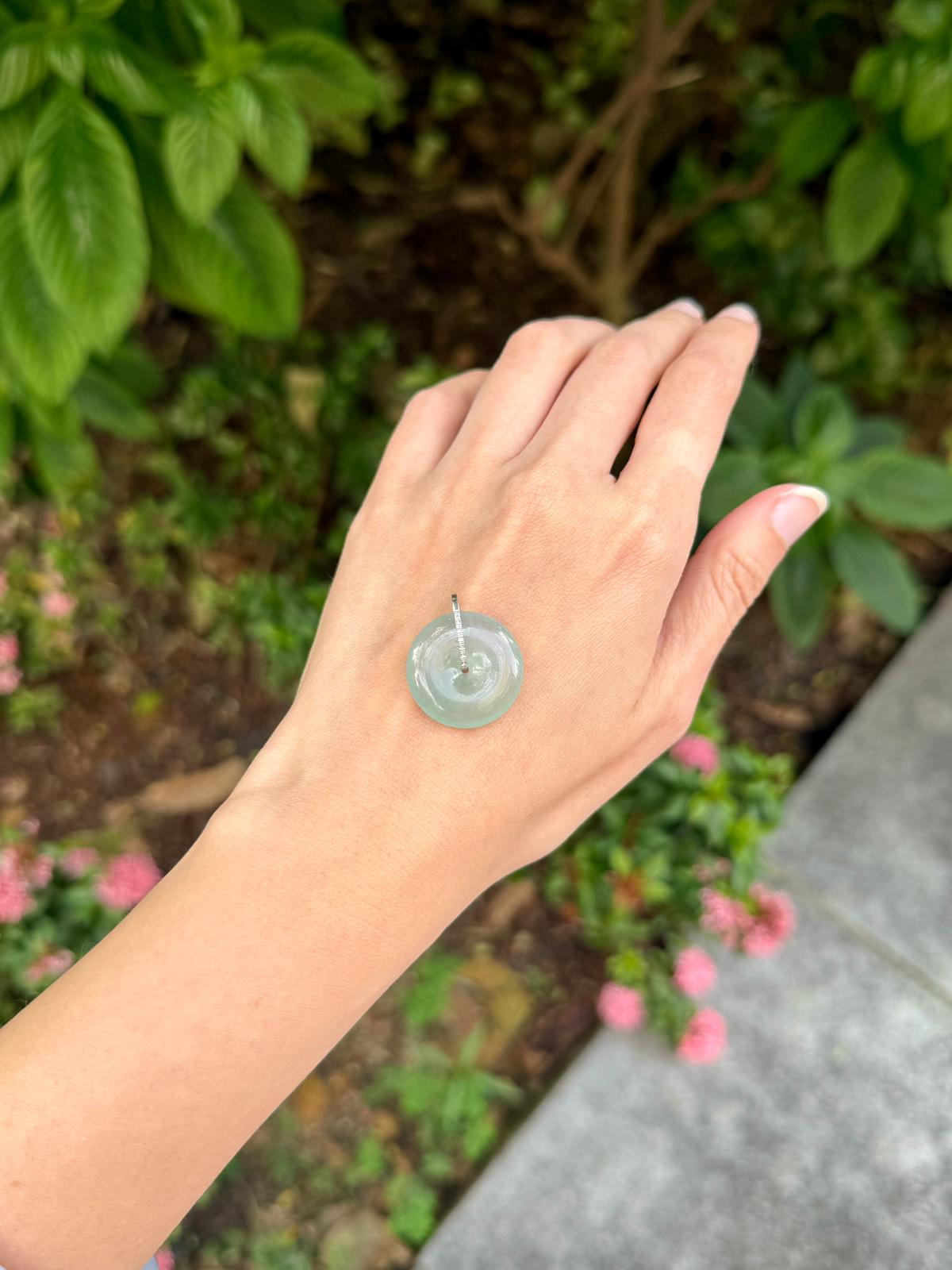 18K Icy Bluish Green Donut Pendant (2cm)