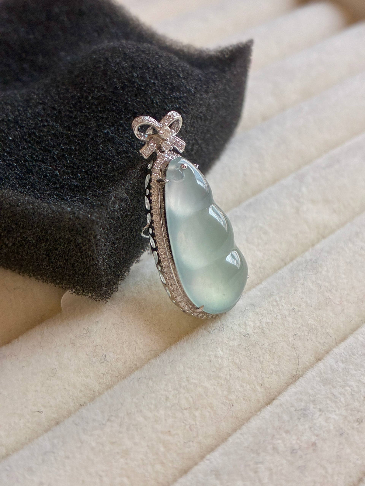 18K Glowy Lucky Bean in Faint Bluish Green